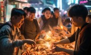 长沙夜生活新潮流：凌晨1点，年轻人扎堆海鲜市场拼蟹！